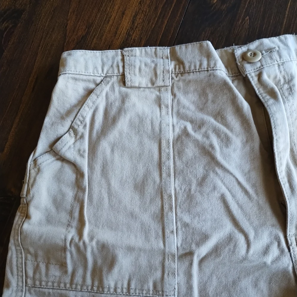 U. S. Apparel khaki Shorts, Size 40